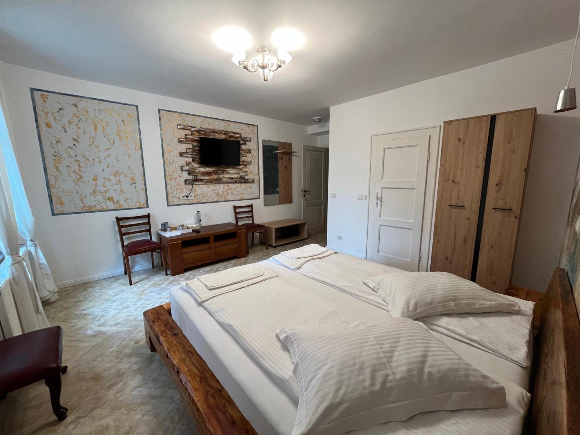 Casa Ciuc Hotel ซีบิว ภายนอก รูปภาพ
